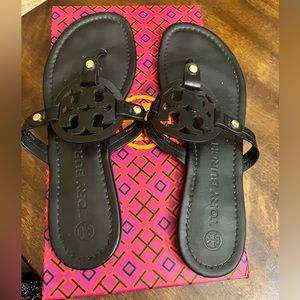 Preloved 🖤 TORY BURCH Millers in perfect black size 8.5